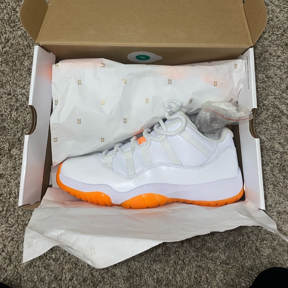Jordan 11 Low Bright Citrus